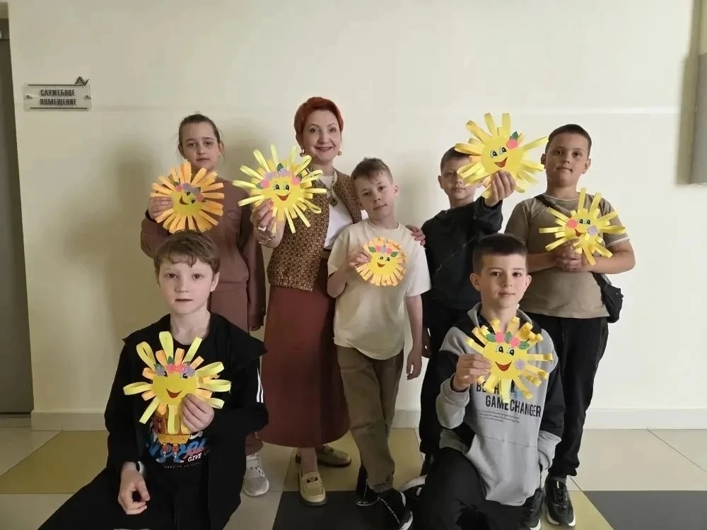 ✂️ Свою работу в летнем пришлокольном лагере начали работу кружки «Магия творчества» по...