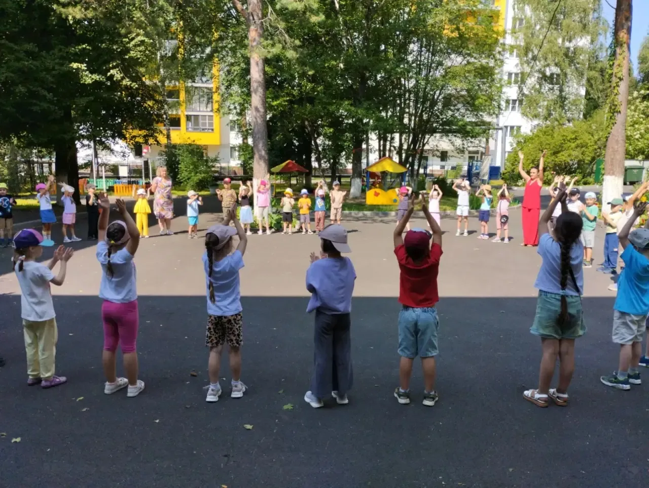 🌼 Семья — это то, что с нами всегда! 🌼
В преддверии самого теплого и душевного праздника — Дня сем