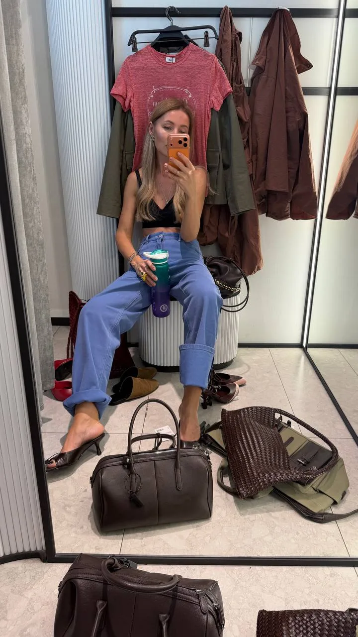 Пятница…. Подготовка к августу вошла в чат👜👛👟👡🧥 3 рейла по 16 вещей, 48 единиц  - как будто под