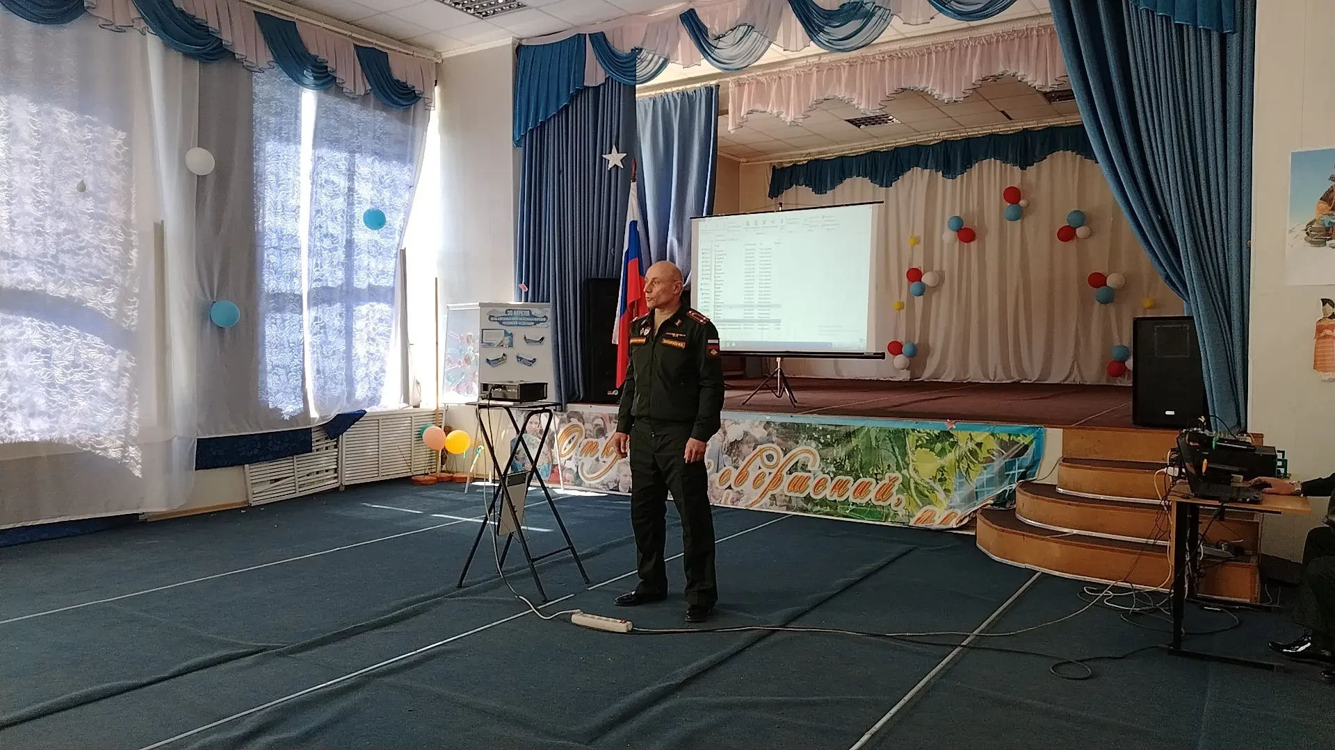 🛡️ Сегодня на базе Мухоршибирской школы №1 прошла встреча учащихся с командованием и п...