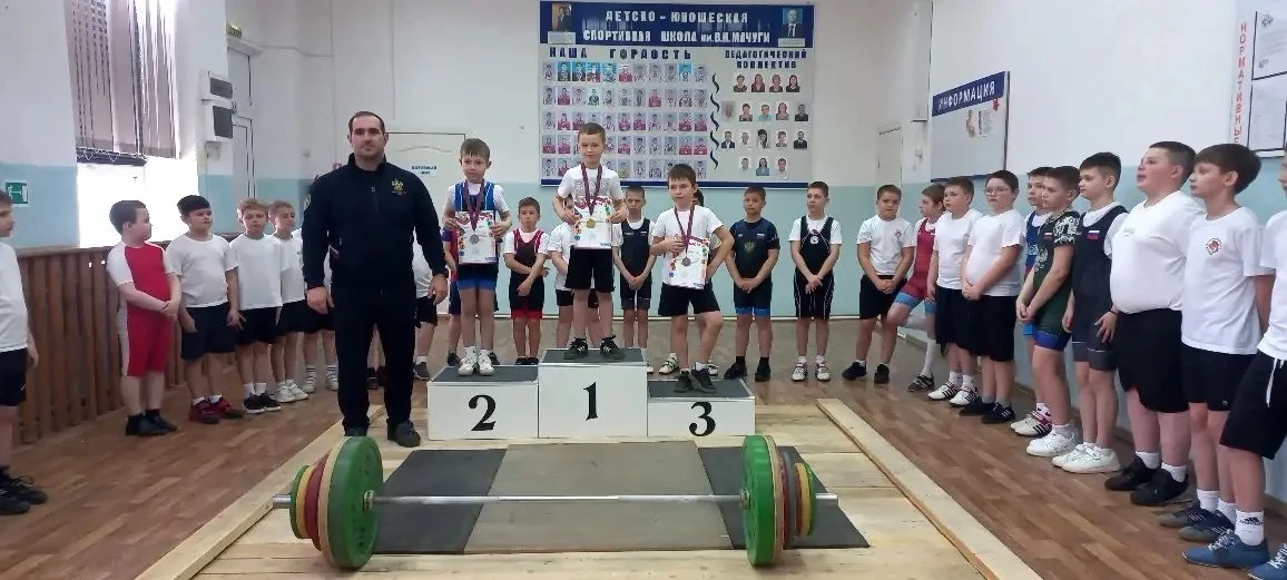 4 апреля в ст. Переясловская прошло Первенство МО Брюховецкий район по тяжелой атлетике...