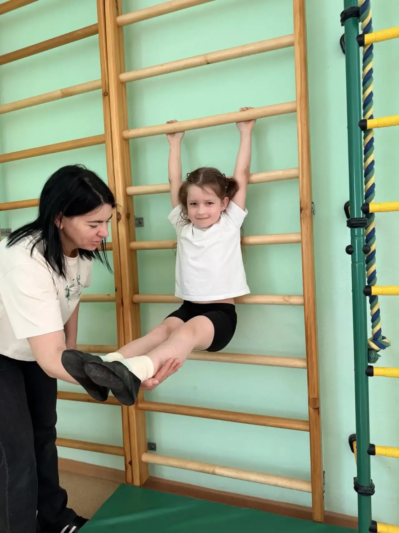💪 2 минуты на шведской стенке = заряд мозга 🧠и мышц💪