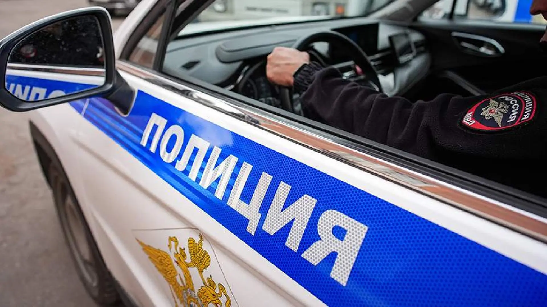 В Мисайлово разыскивают подозреваемых в поджоге автомобиля