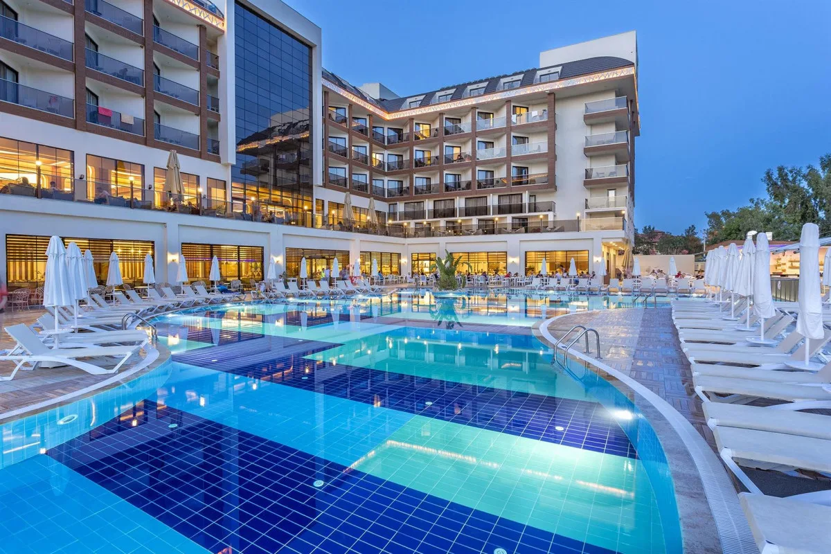 🇹🇷 Турция, Сиде 

🏨 Glamour Resort & Spa 5 ⭐

✈️ Вылет из Уфы — 30 июня
🌙 6 ночей
🍽 Ультра всё 