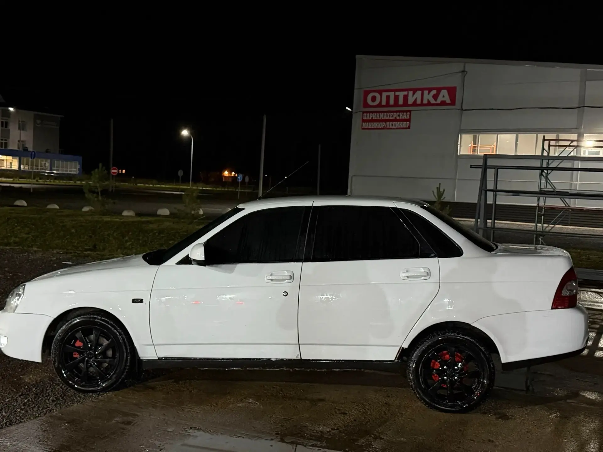 В продаже приора 2011 года 4 хозяина по кузову красивая опрятная , на новый дисках blac...