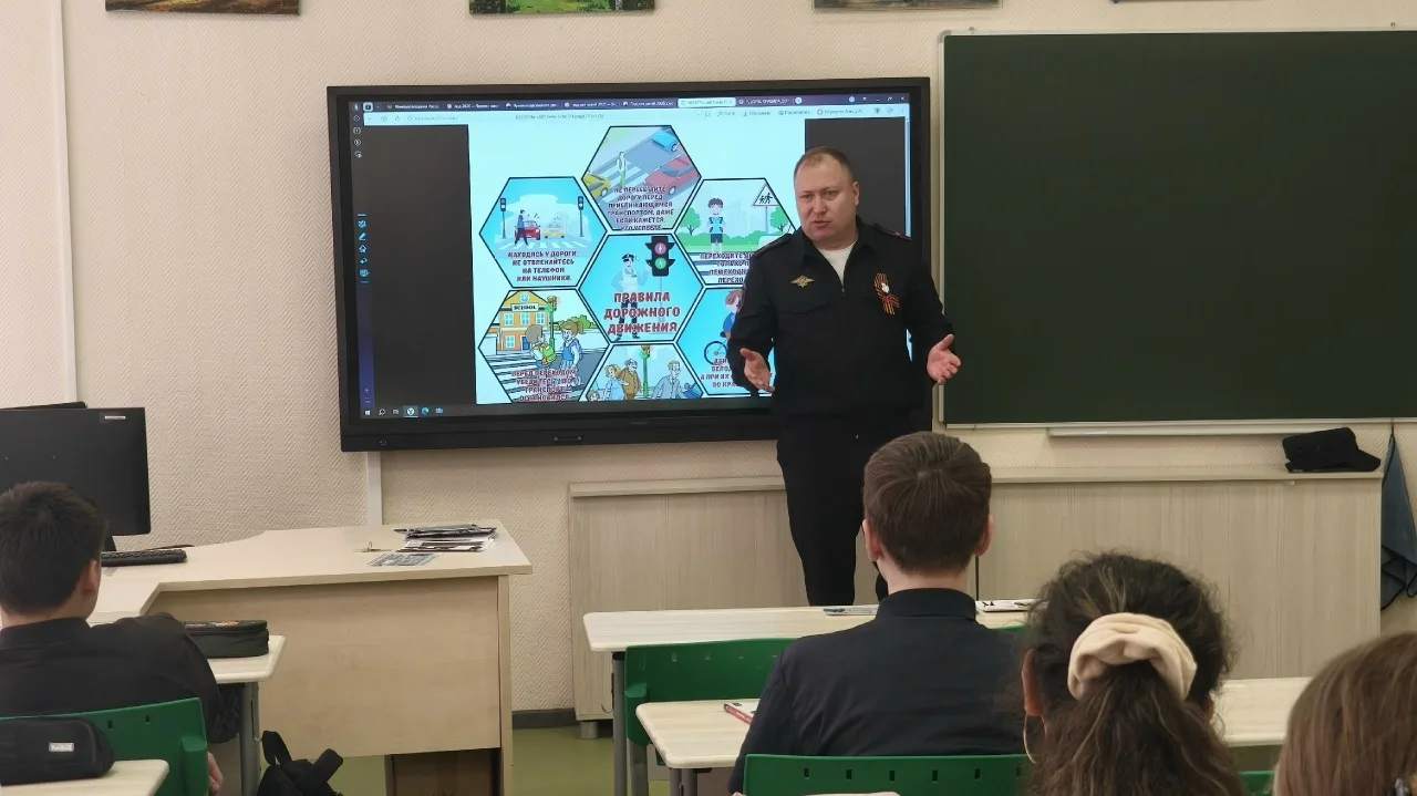 Начальник Госавтоинспекции Межмуниципального отдела МВД России «Юргинский» майор полиции Евгений Гре