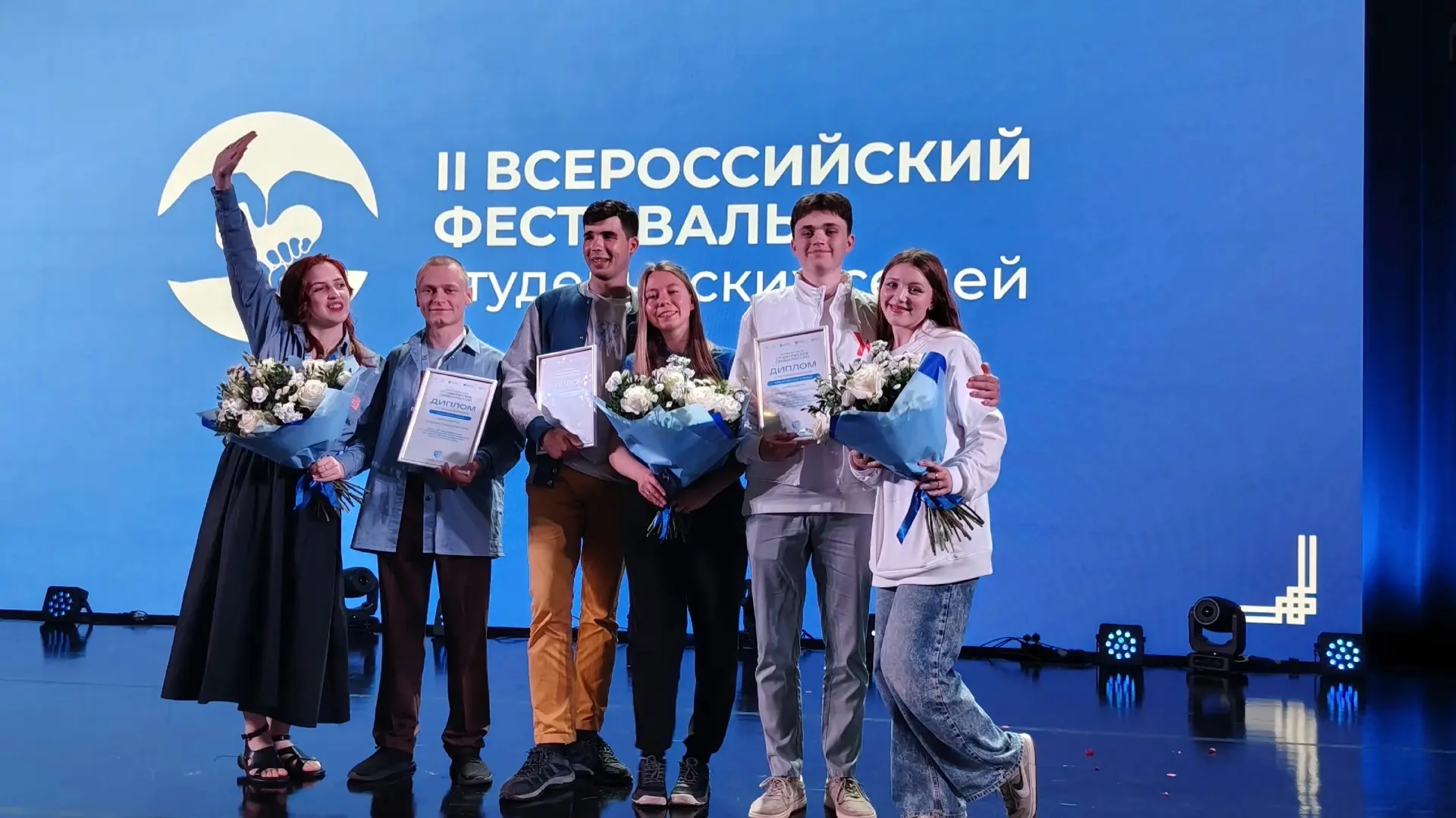 Студенческая семья ИГУ стала одной из самых креативных семей России 🫂

🥈Елена и Михаил Савостьянов