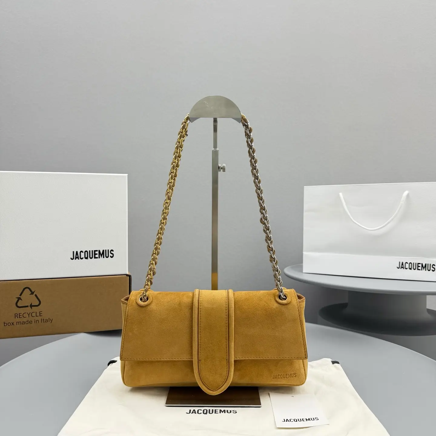 Сумка Jacquemus (original quality)
#Jacquemus 
Полный комплект бутика 🩵