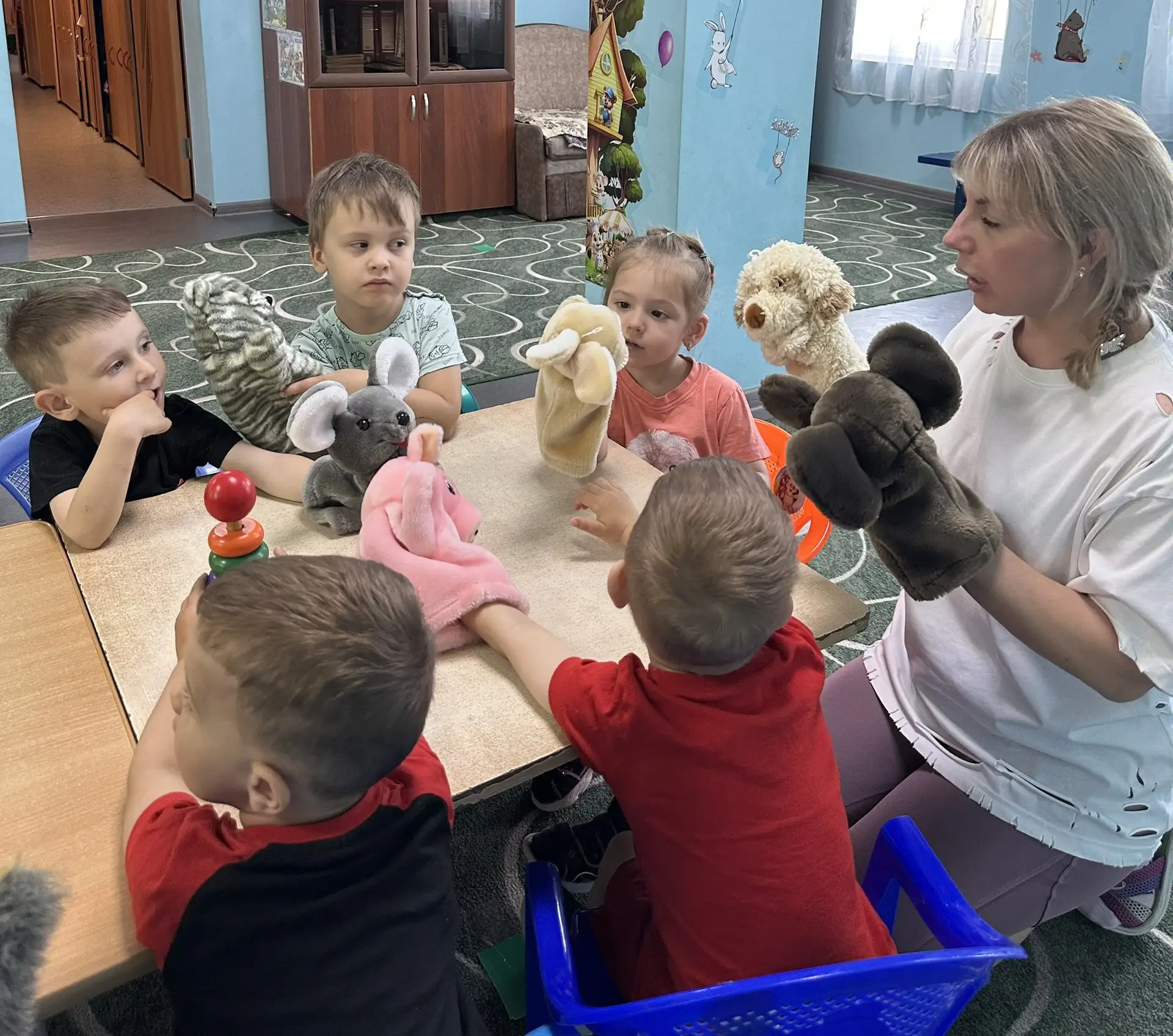 Занятия с детьми ,,Импровизированный кукольный театр’’🐰🐷🦊