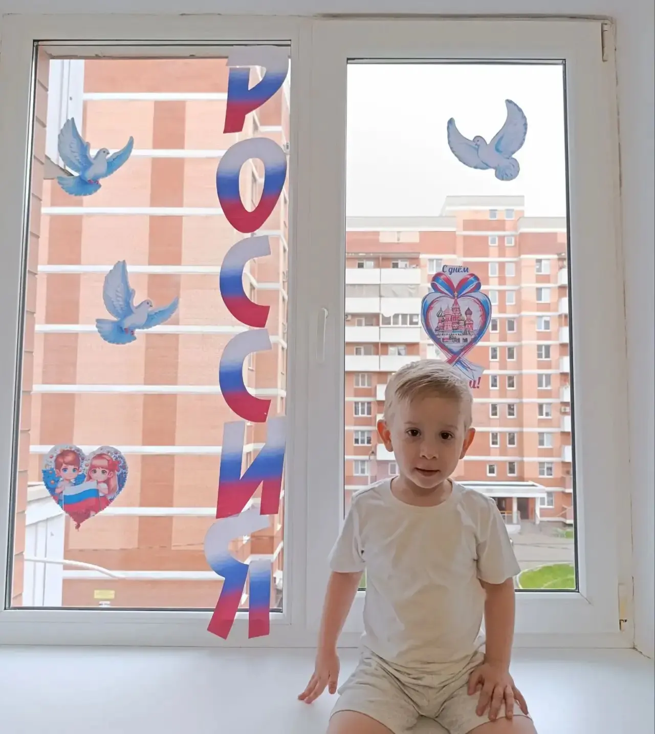 Самые маленькие с группы Кот учёный ,Амир участвует в акции #ОкнаРоссии