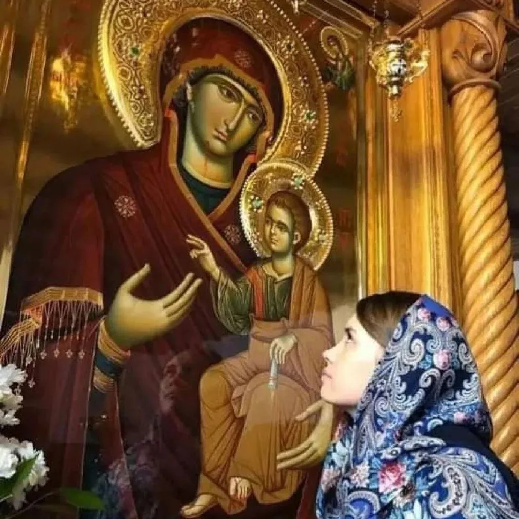 Hаша Богоpодица – Матеpь милости, источник благости, а благодать Ее yспевает везде: лиш...