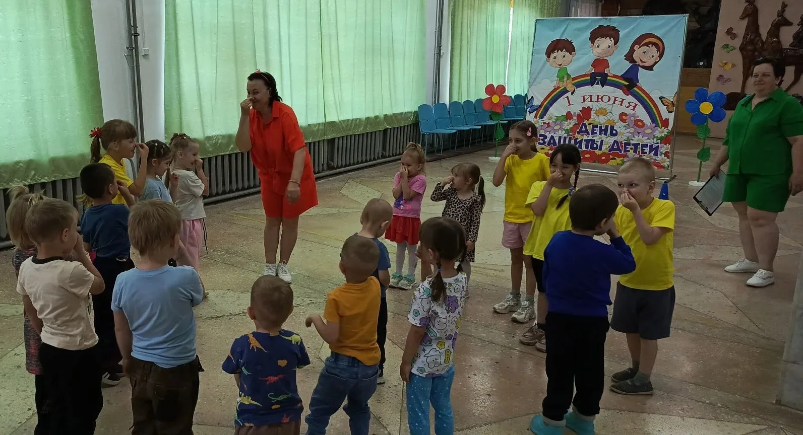 🎉 Наши ребята посетили клуб, где прошли развлечения, приуроченные ко Дню защиты детей.