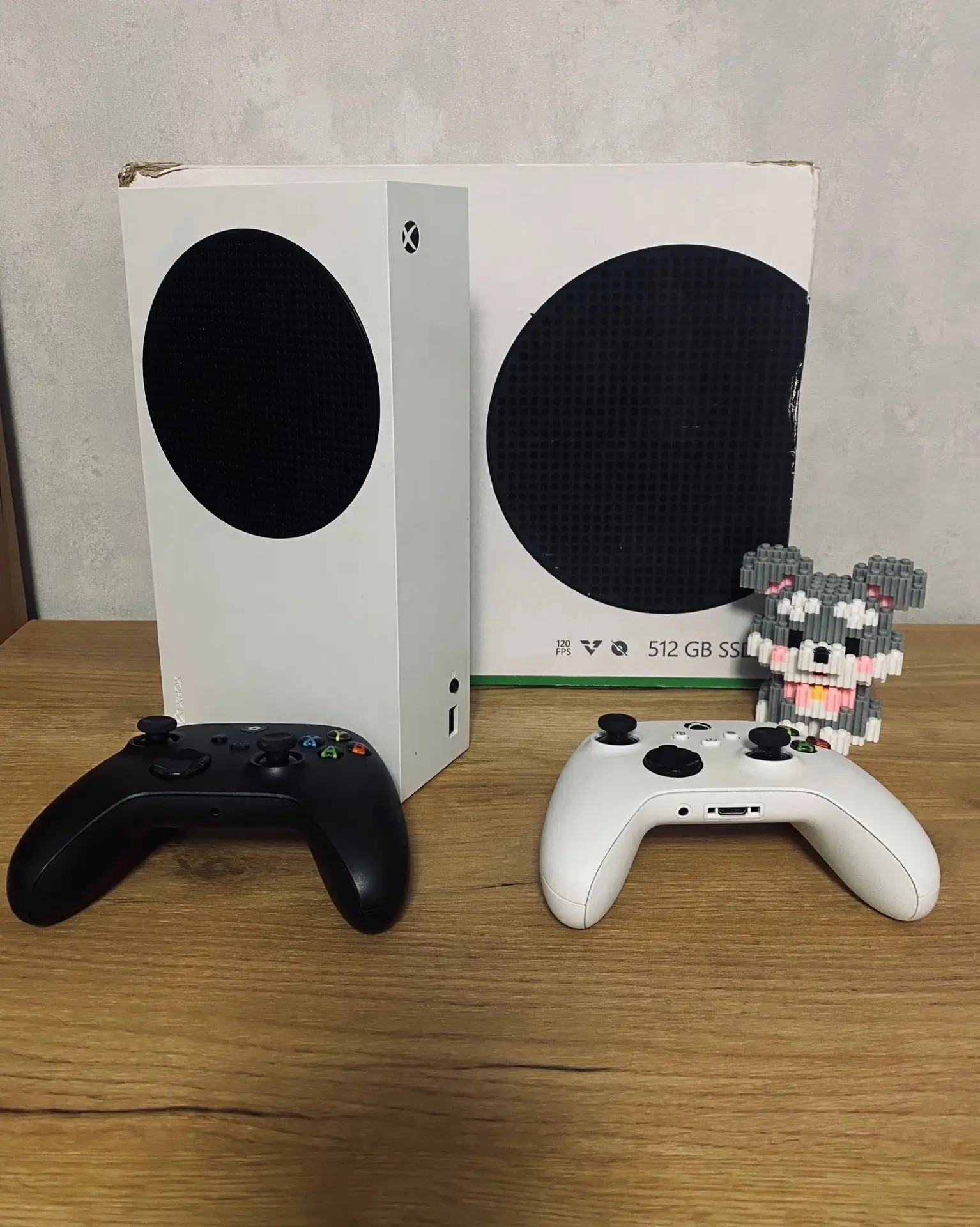 Продаю Xbox series s в отличном состоянии!