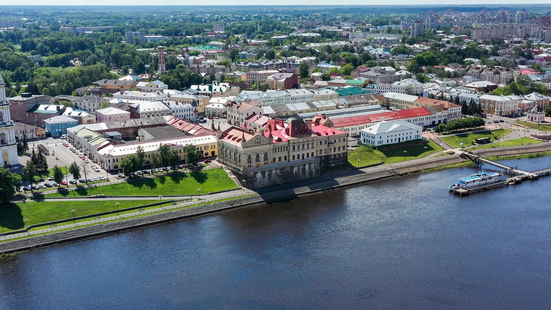 В эту субботу, 1 августа, сразу два города региона отметят свои дни рождения – Рыбинск и Пошехонье.
