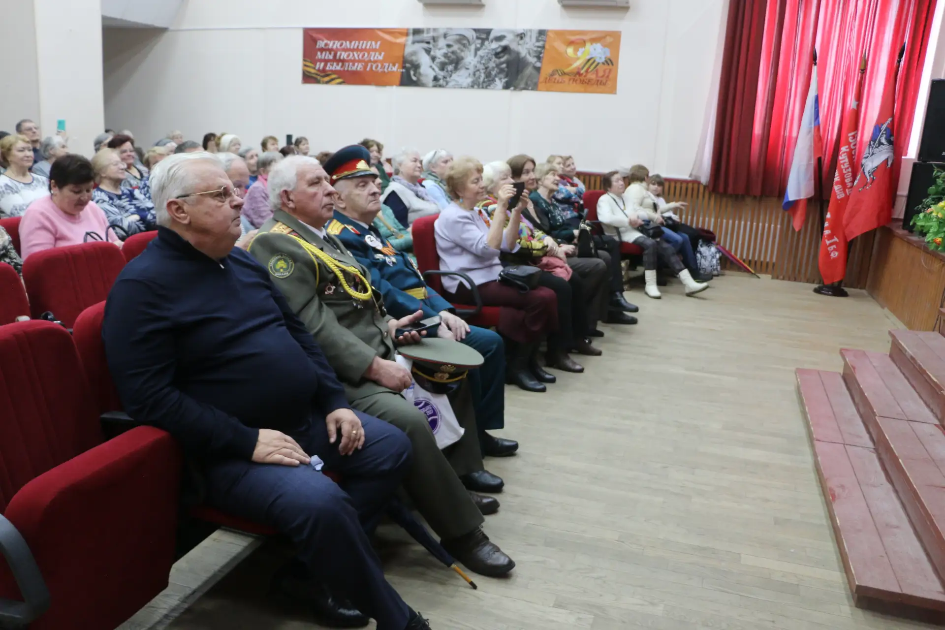 Мы — наследники Победы 🕊️  27 апреля в нашей школе прошёл праздничный концерт «Мы — наследники Побед