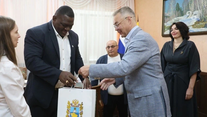 Губернатор встретил на Ставрополье пятикратного олимпийского чемпиона Лопеса