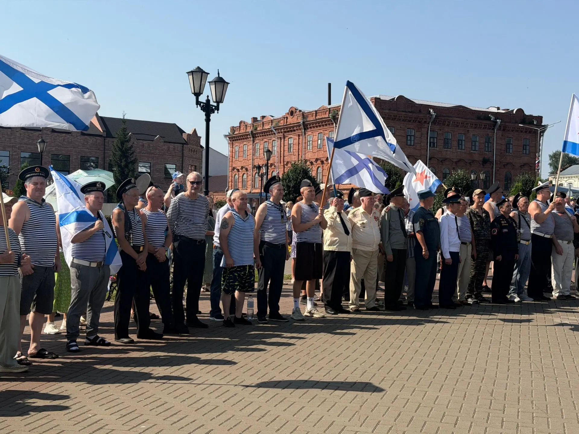 Сарапул по праву может гордиться своей связью с военным флотом. Наш город воспитал нема...