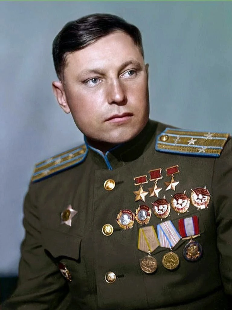 🫡 Указом Президиума Верховного Совета СССР от 19 августа 1944 года гвардии полковнику ...