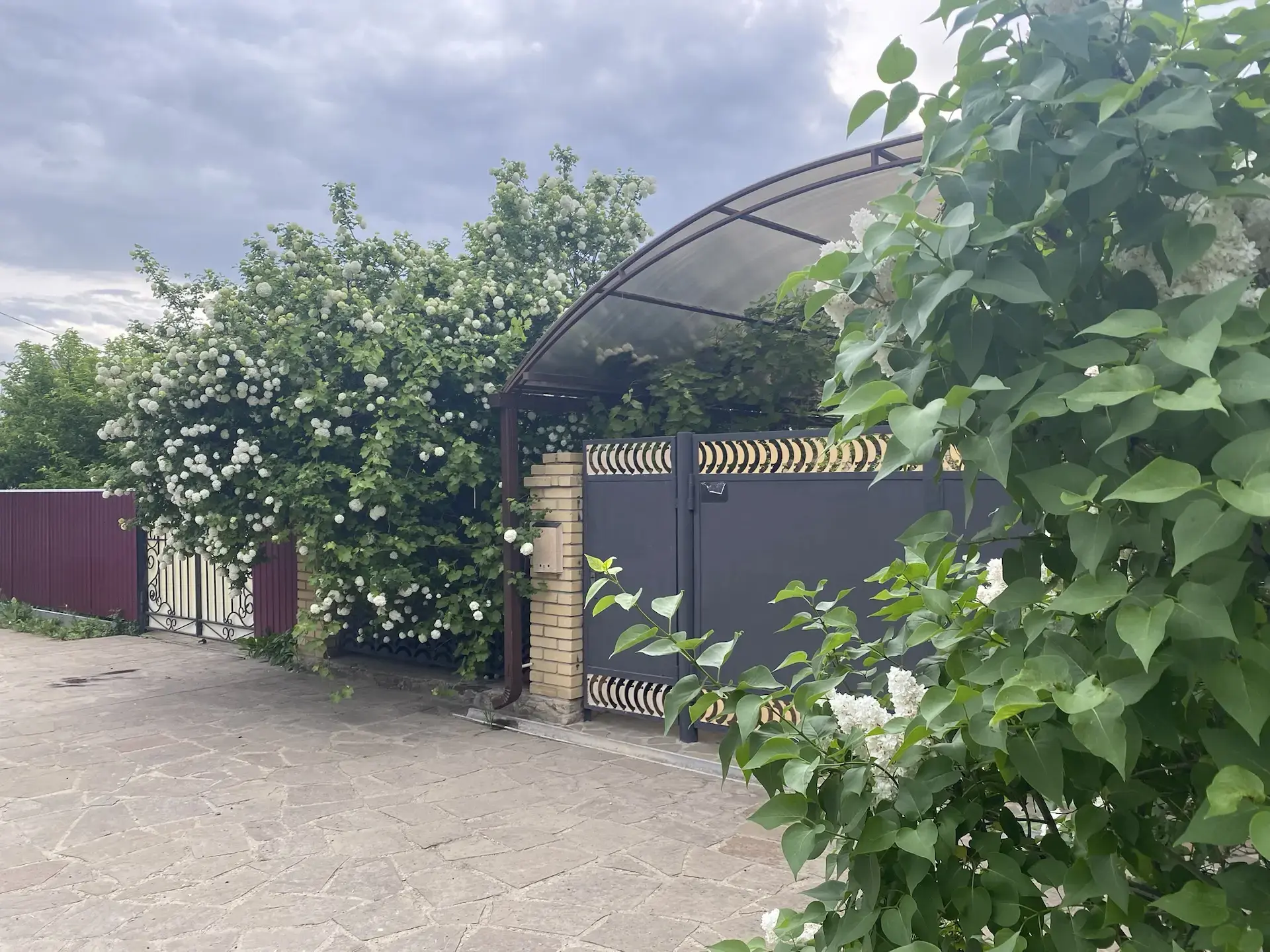 🌫 Понедельник в Каменском районе: туман, тепло и магнитная буря  Начинаем рабочую неделю внимательно