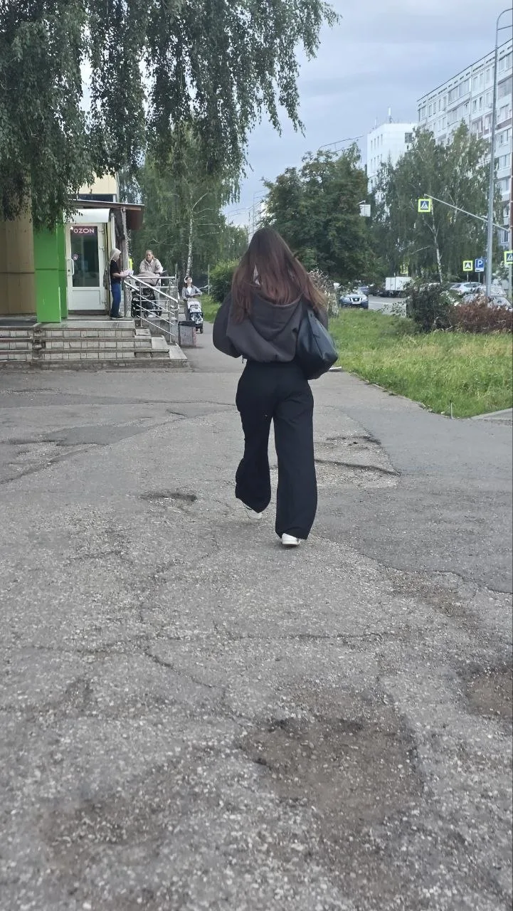 В 17:02 часов шла в 41, потом свернула в чижик. Ты невероятной красоты, если сидишь тут...