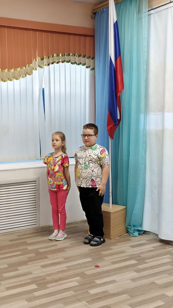 СТРАНИЧКА ЛАГЕРНОЙ СМЕНЫ "ДРУЖБА"