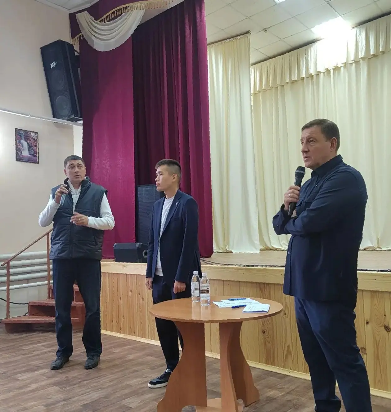 Об итогах встречи жителей Усть-Коксинского района с Главой Республики Алтай Андреем Ана...