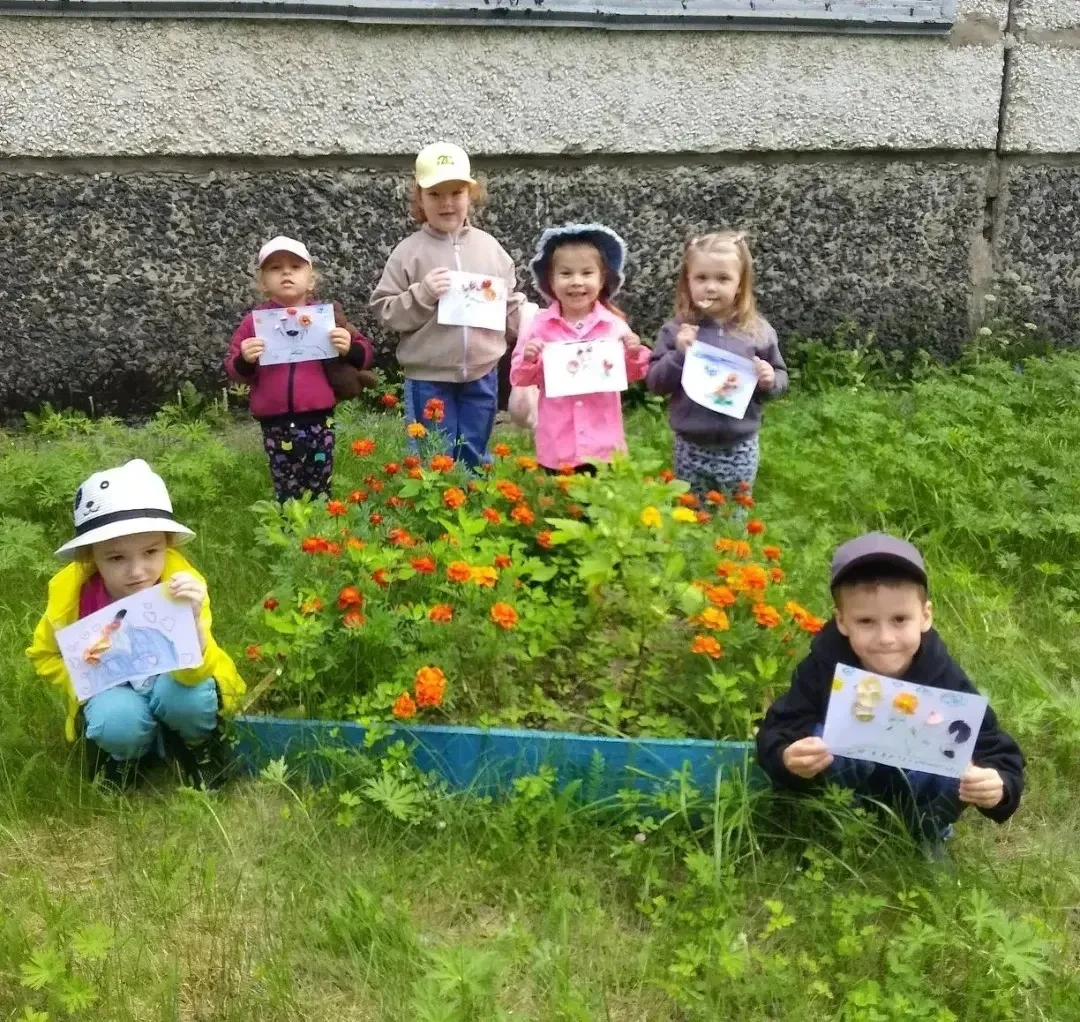 🎉 Дети из разновозрастной группы с энтузиазмом провели неделю под названием «Цветочный калейдоскоп»