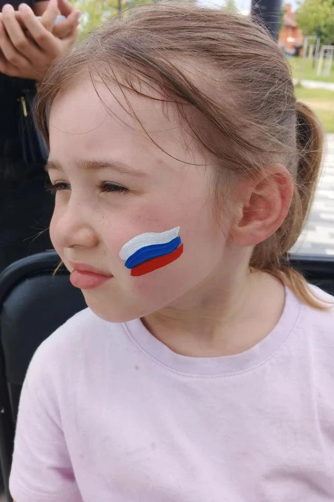 12 июня Новооскольский округ отметил День России яркими мероприятиями.

На открытой площадке ЦКР «Ос
