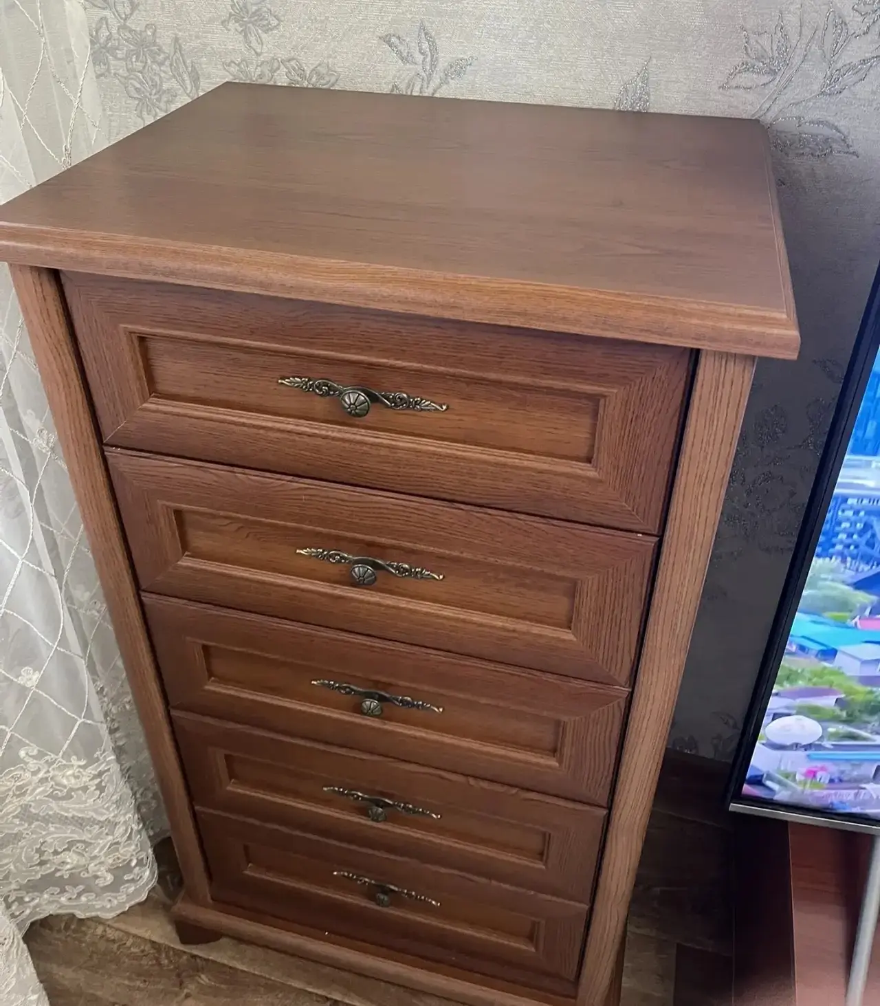 Продам комод-солдатик в идеальном состоянии. Размеры: 110×61×44.

Цена: 5.000 рублей, торг 
📞893910