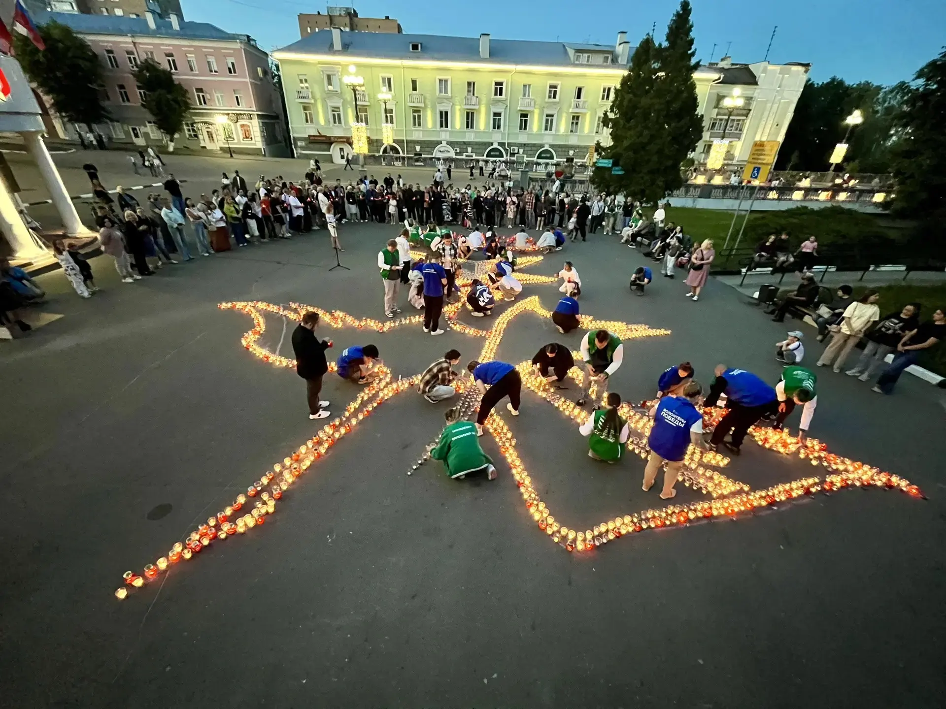 🕯️В Орле зажгли «Огненную картину войны»