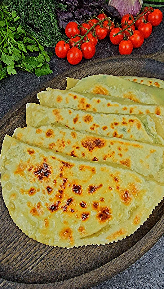 Кутабы с сыром и зеленью