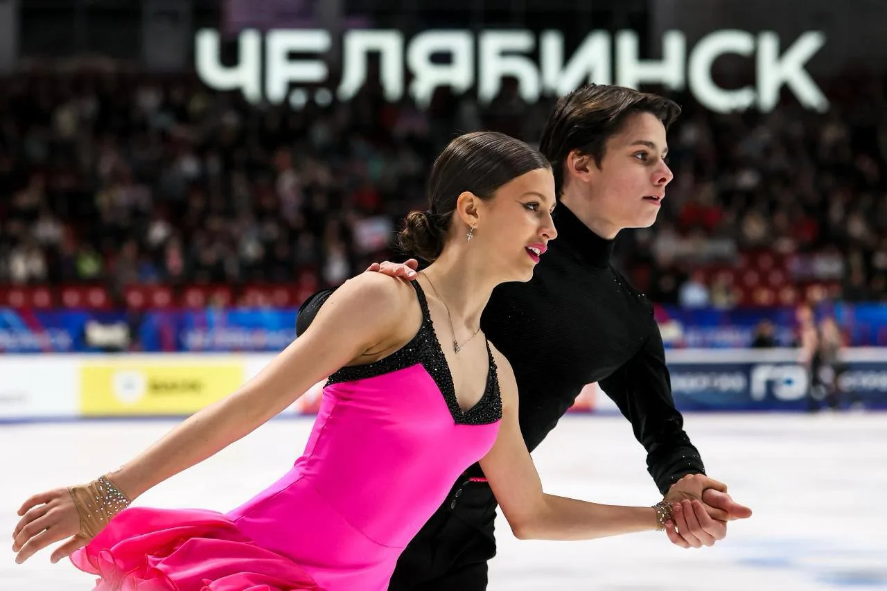 💙 Анна Билибина и Дмитрий Кашаев выиграли юниорский этап Гран-при России в Москве