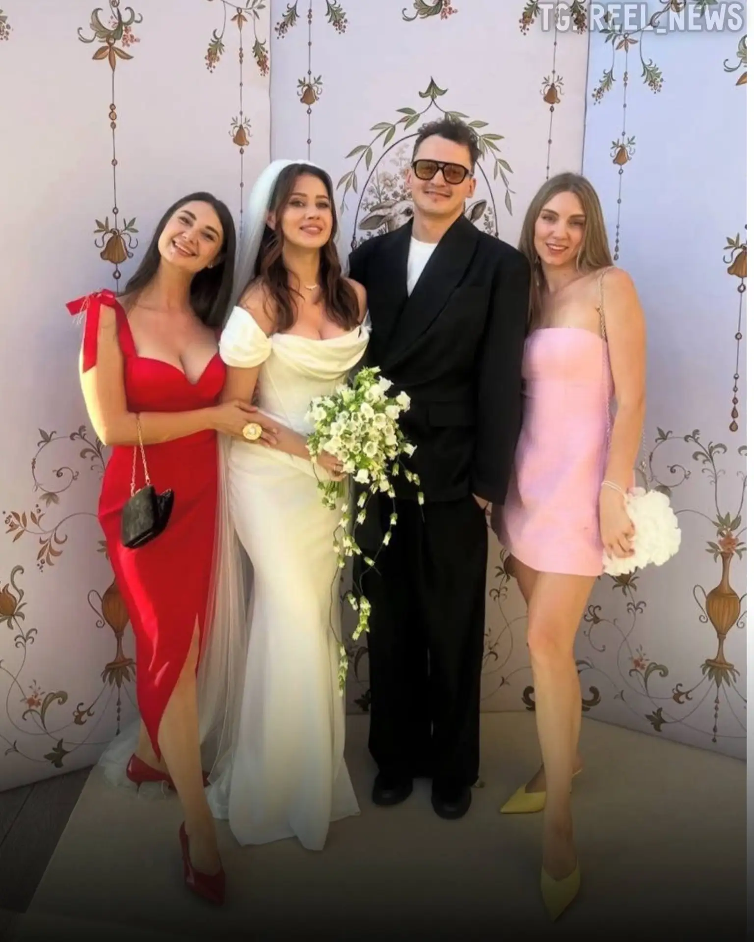 💍 Появились кадры со свадьбы Олеси Иванченко и Макса Зайца

Девушка не смогла сдержать эмоции во вр