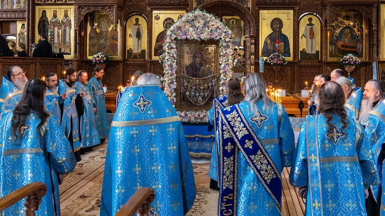 Начало празднования Святогорской иконы Божией Матери в Святых Горах

https://youtu.be/vMgOn5byQ8Q