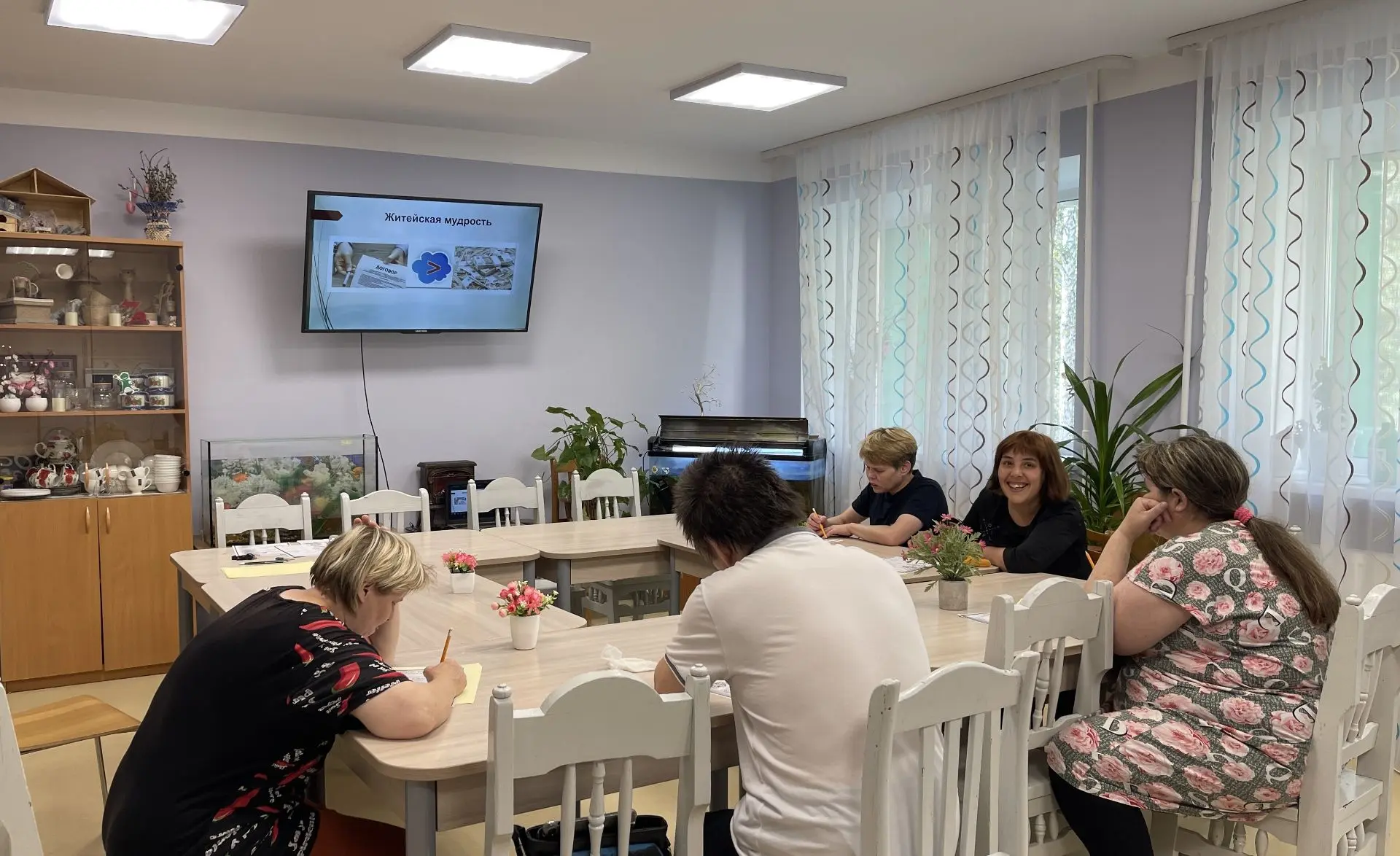 Для слушателей школы финансовой грамотности прошло занятие в формате командной викторин...