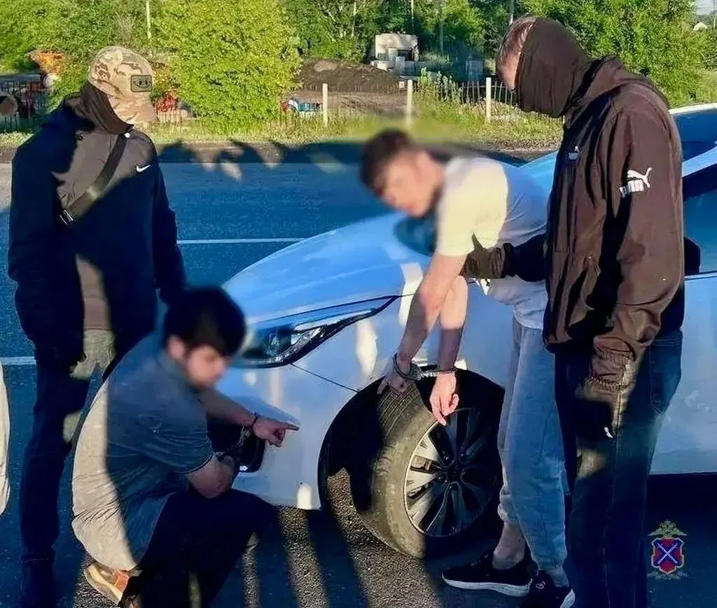 ⚡️ Задержаны студенты из Казани с крупной партией наркотиков на федеральной трассе во Фроловском рай