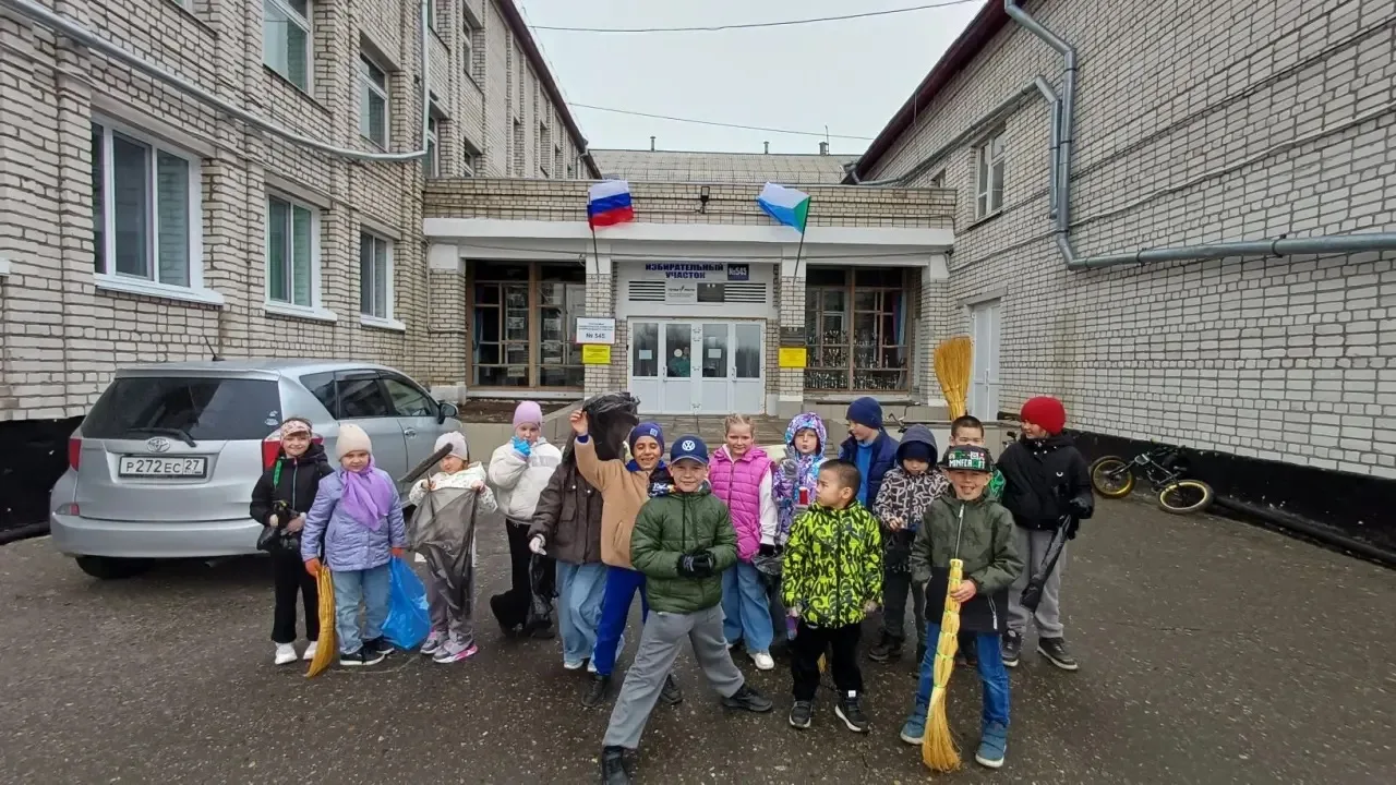 Школьный субботник — это не просто уборка территории, а настоящее объединение учеников ...