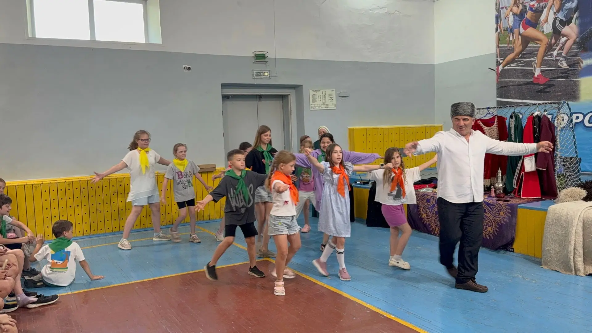 ✅ День 11. Программа "Дружба народов. Путешествие по России".

Тема дня - Песни и танцы народов Росс