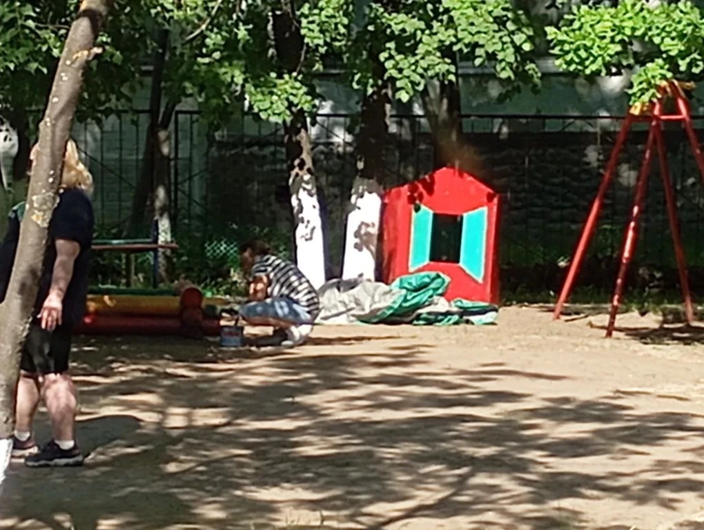 Выражаем  благодарность  родителям первой младшей группы №2, за помощь в благоустройств...