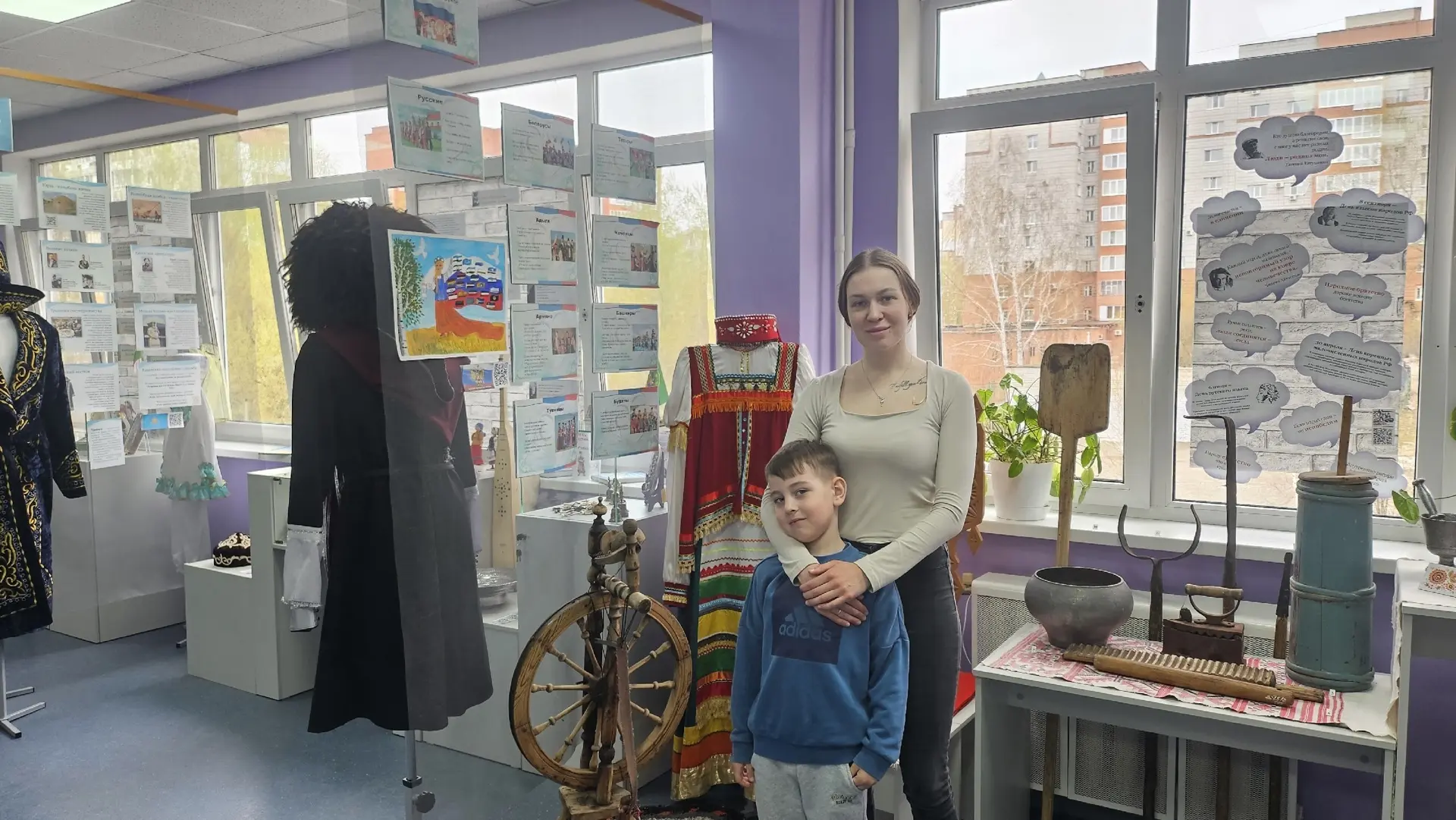 Единство народа в пространстве музея🤝  В предпраздничные дни в школьном музее состоялась серия экску
