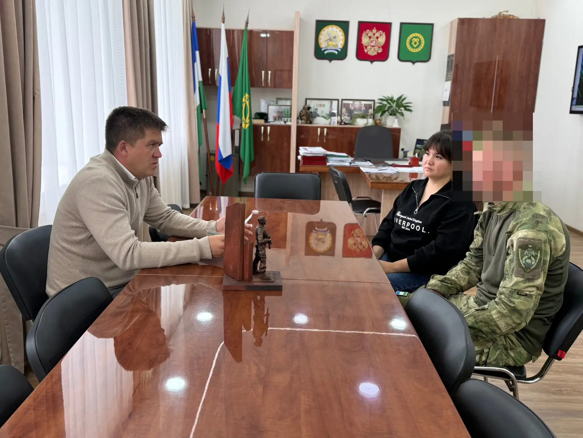 Глава администрации Аскинского района Динис Юсупов встретился с участником специальной ...
