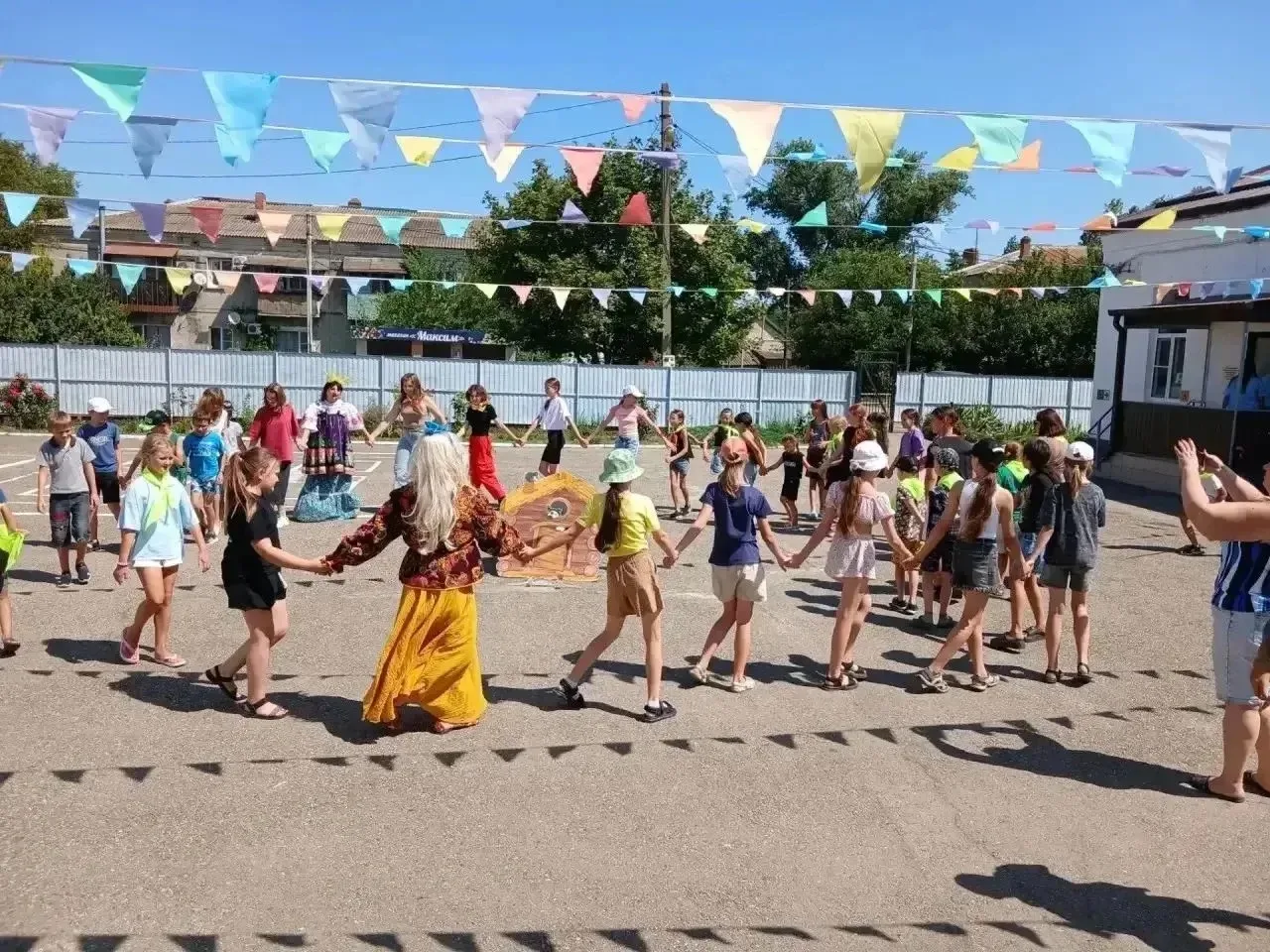 🌈 Яркие краски лета: прощаемся с площадкой «Радуга»!