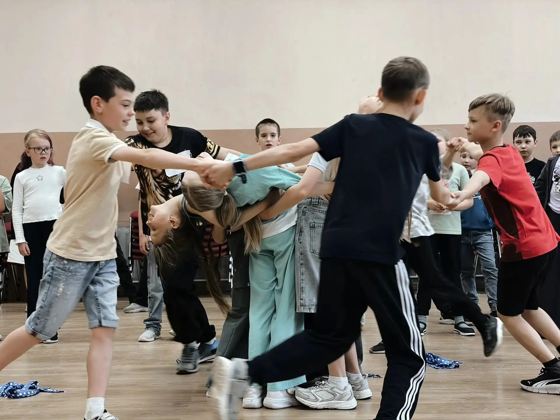 🔥 ФИНАЛ СТАРТИНЕЙДЖЕРА: «Русский дух — сила в единстве»! 

Вчера школьный актовый зал превратился в