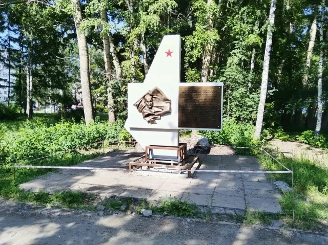 Началась реализация проекта «Реконструкция-восстановление памятника — паспорта И. В. Громову», котор