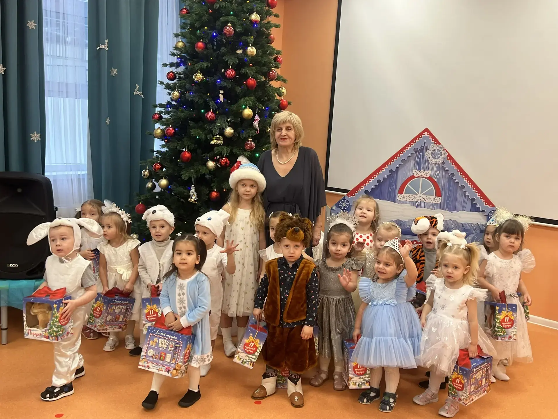 КАК «8 ЧУДО» 🎉 НОВЫЙ ГОД ВСТРЕЧАЛО!  В нашем детском саду «8 чудо» завершился марафон новогодних утр