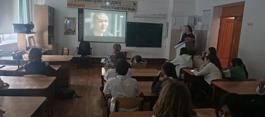 Для учащихся нашей школы был организован  просмотр и обсуждение  фильма " Предательство" Фильм расск