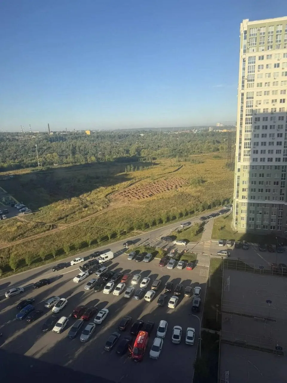 🤬 Открытый котлован кошмарит жителей в Олимпийском городке