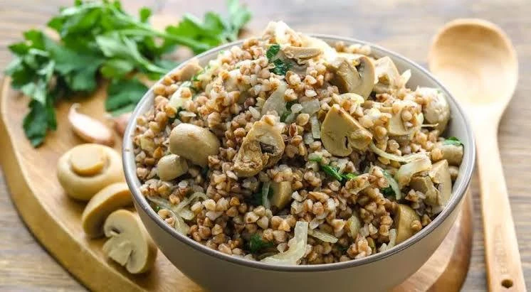 Гречневая каша с грибами и луком 🍄