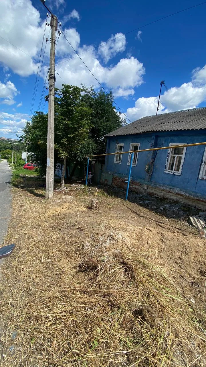 У меня много недвижимости. А жить негде 😅