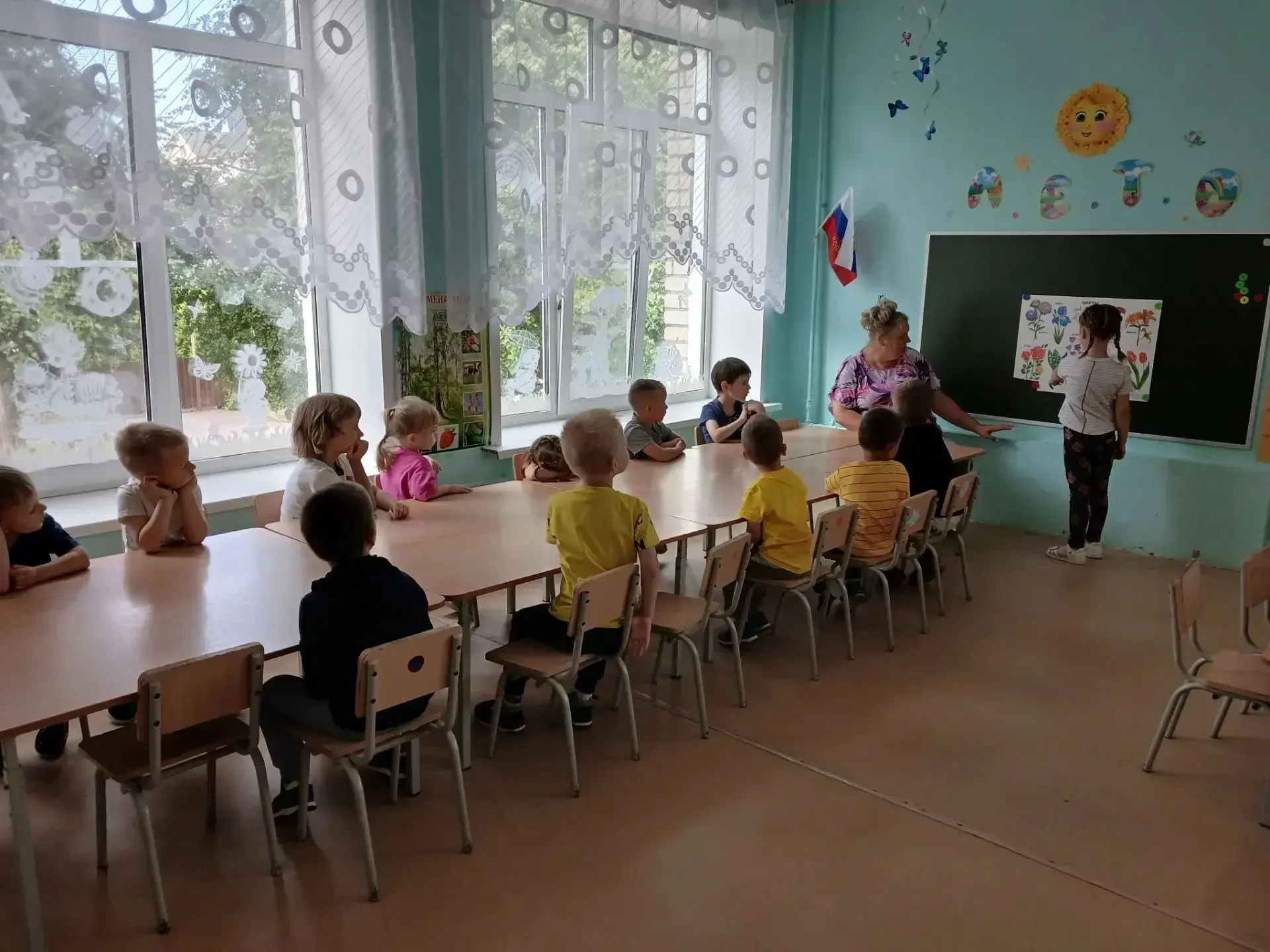 ✨️Сегодня в группе «Буратино» прошел тематический день, посвященный профессии флориста! 🌸

Мы с реб